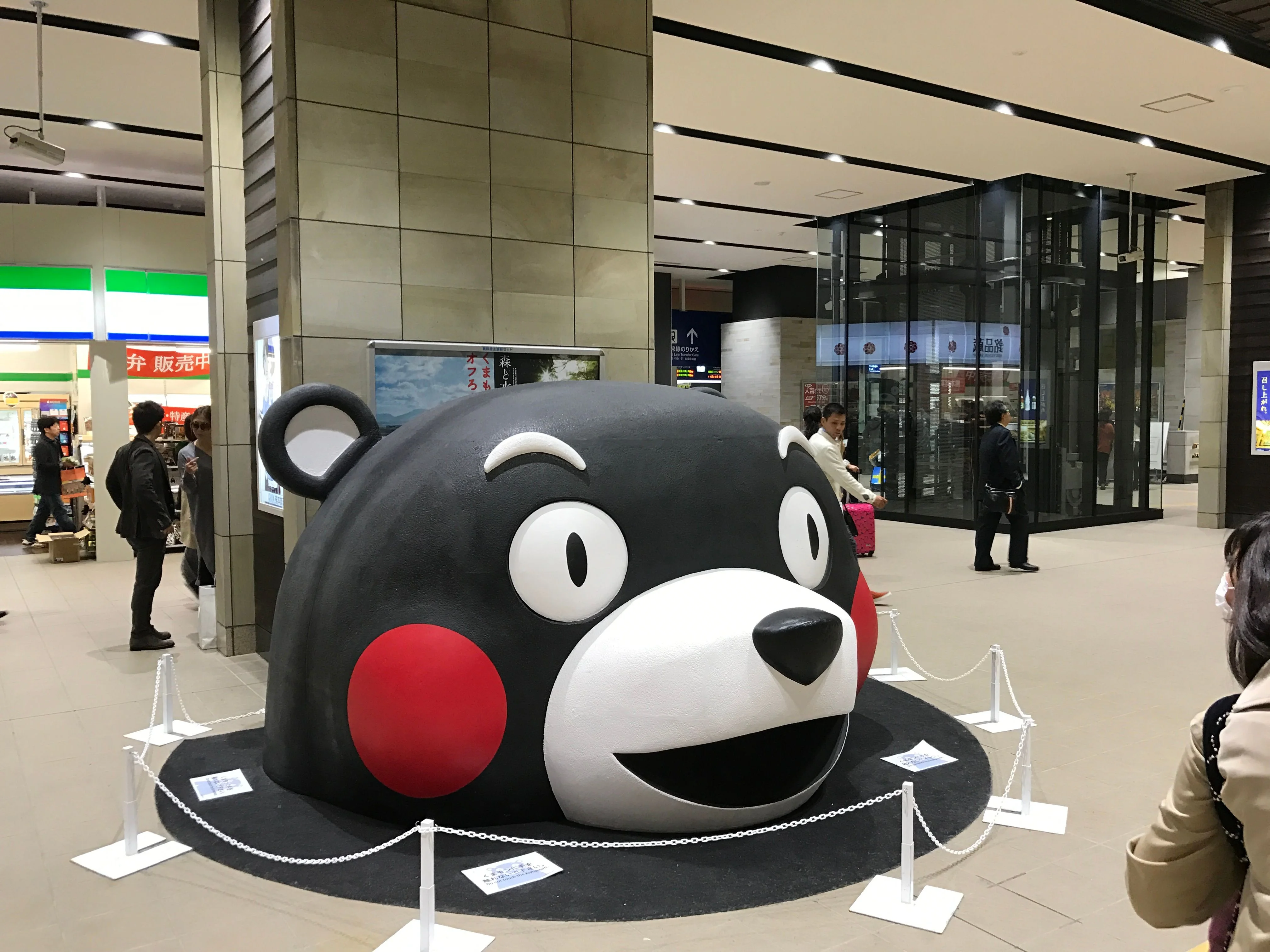 熊本駅のくまもん