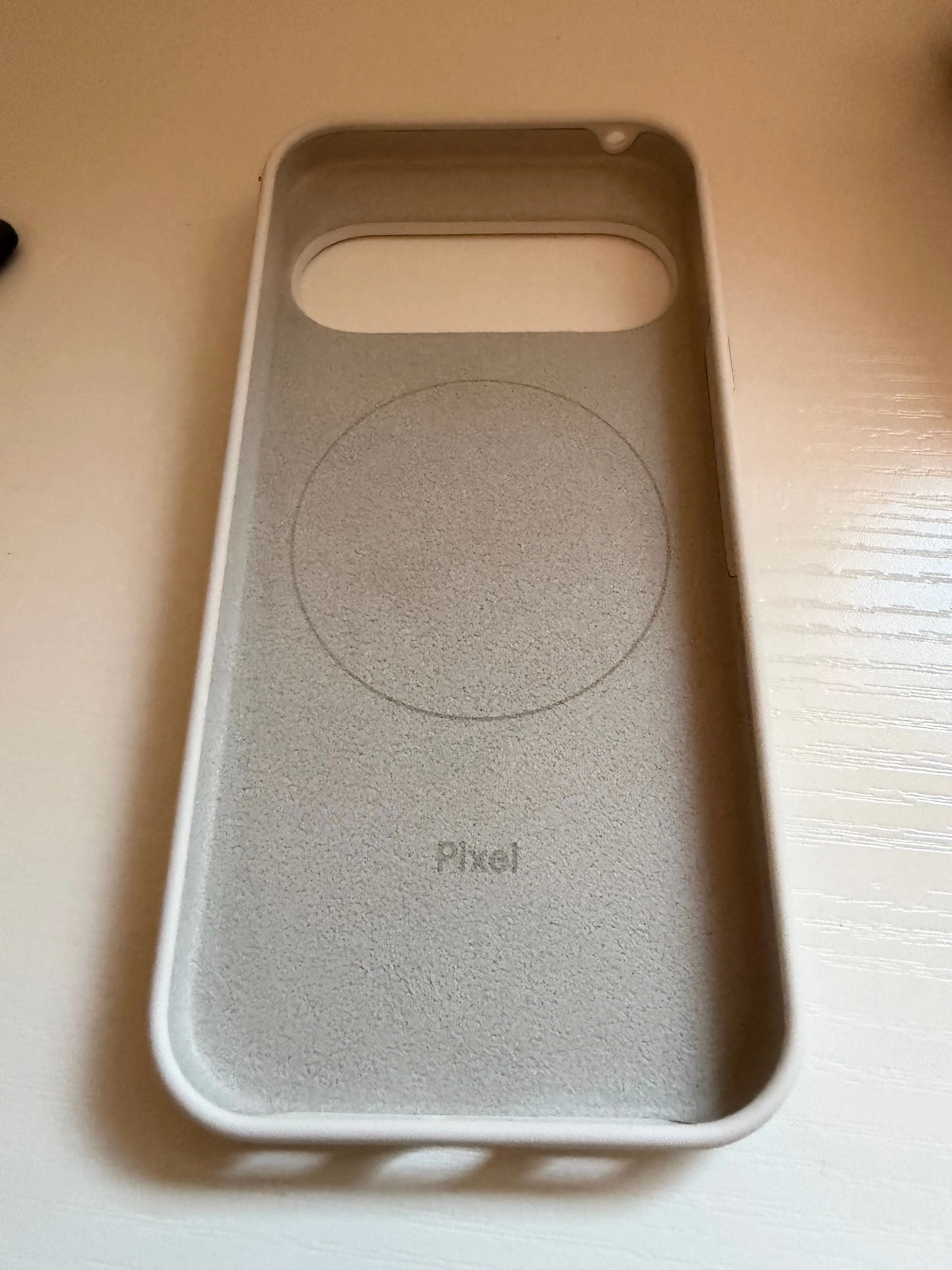 Pixel 10 Pro の純正ケース