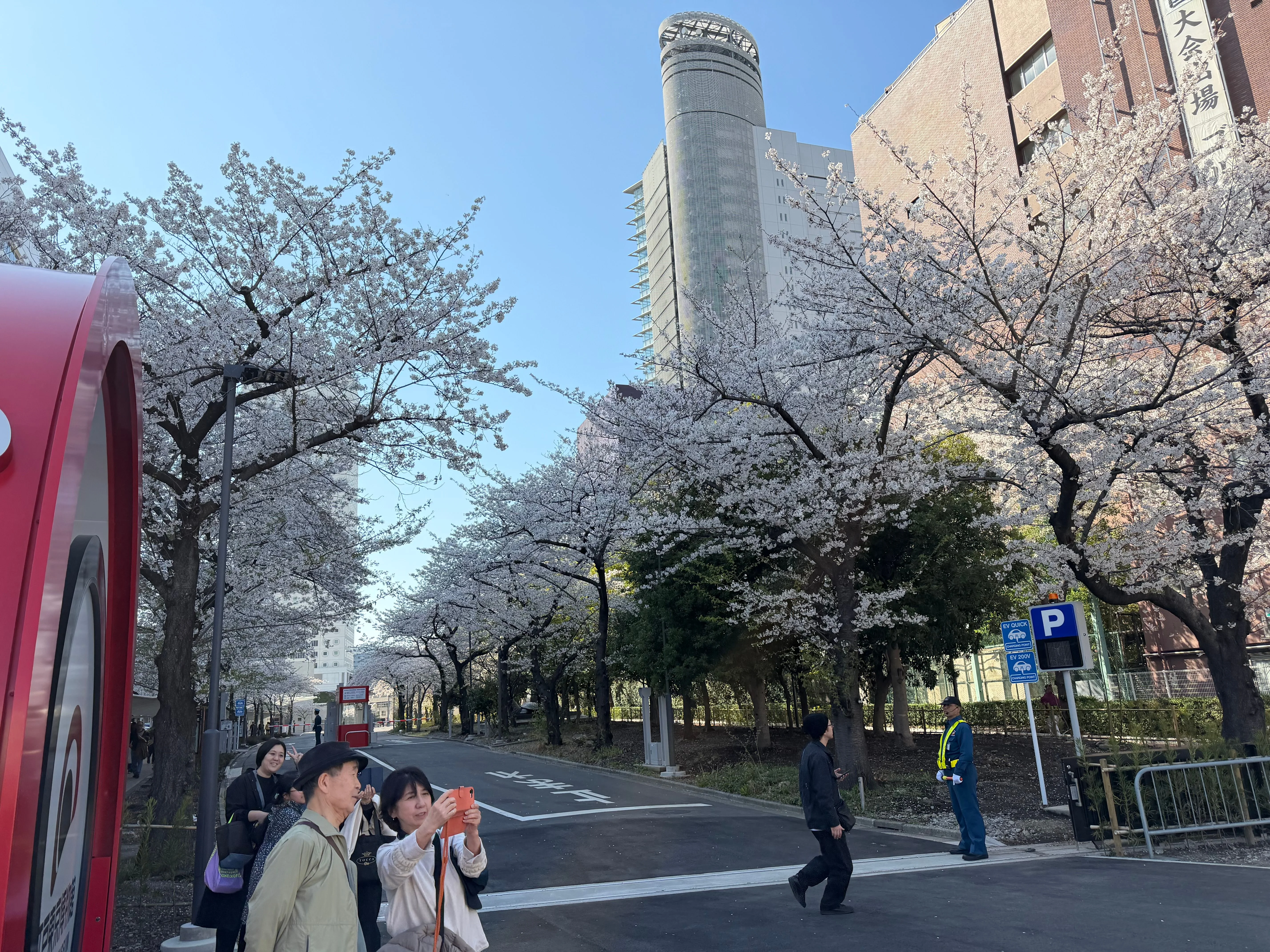 江戸東京博物館の駐車場前