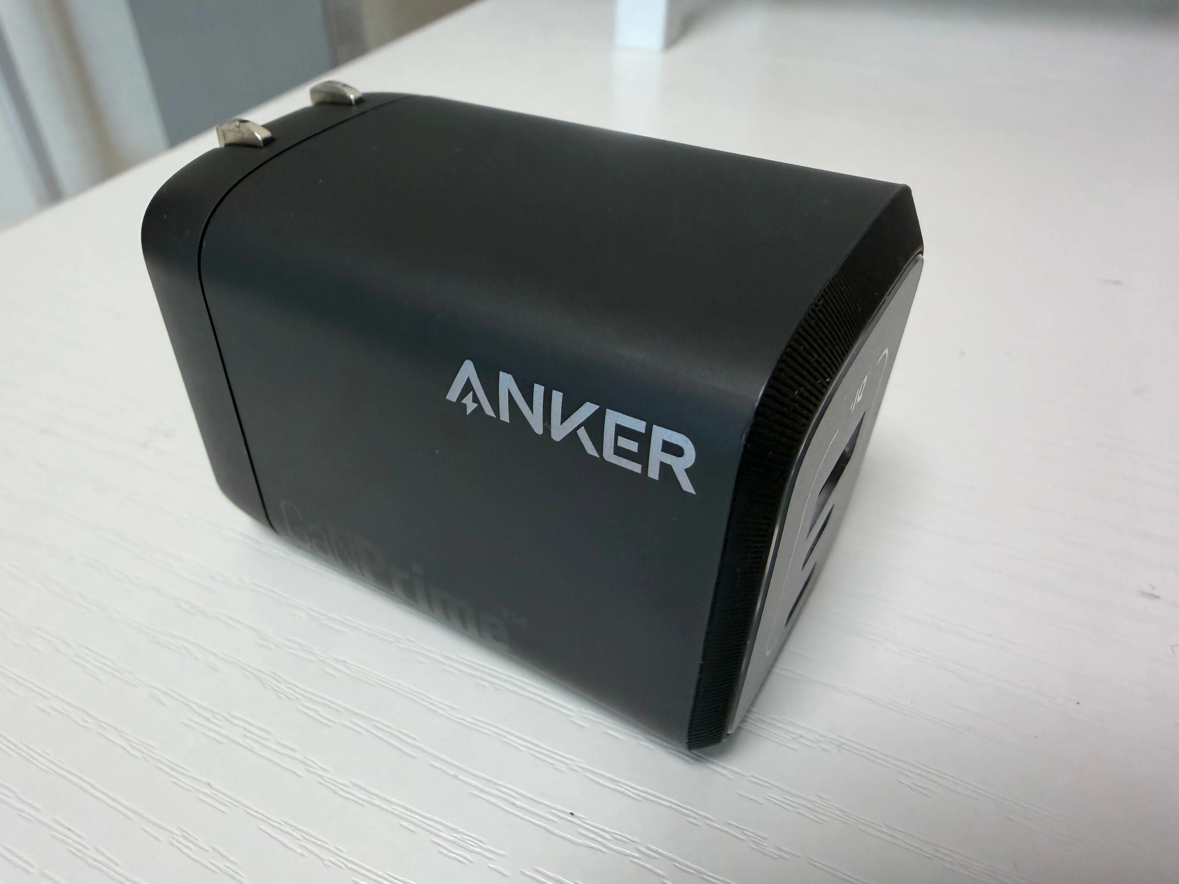 非常時のためのポータブル電源として Anker PowerHouse II 800 を利用