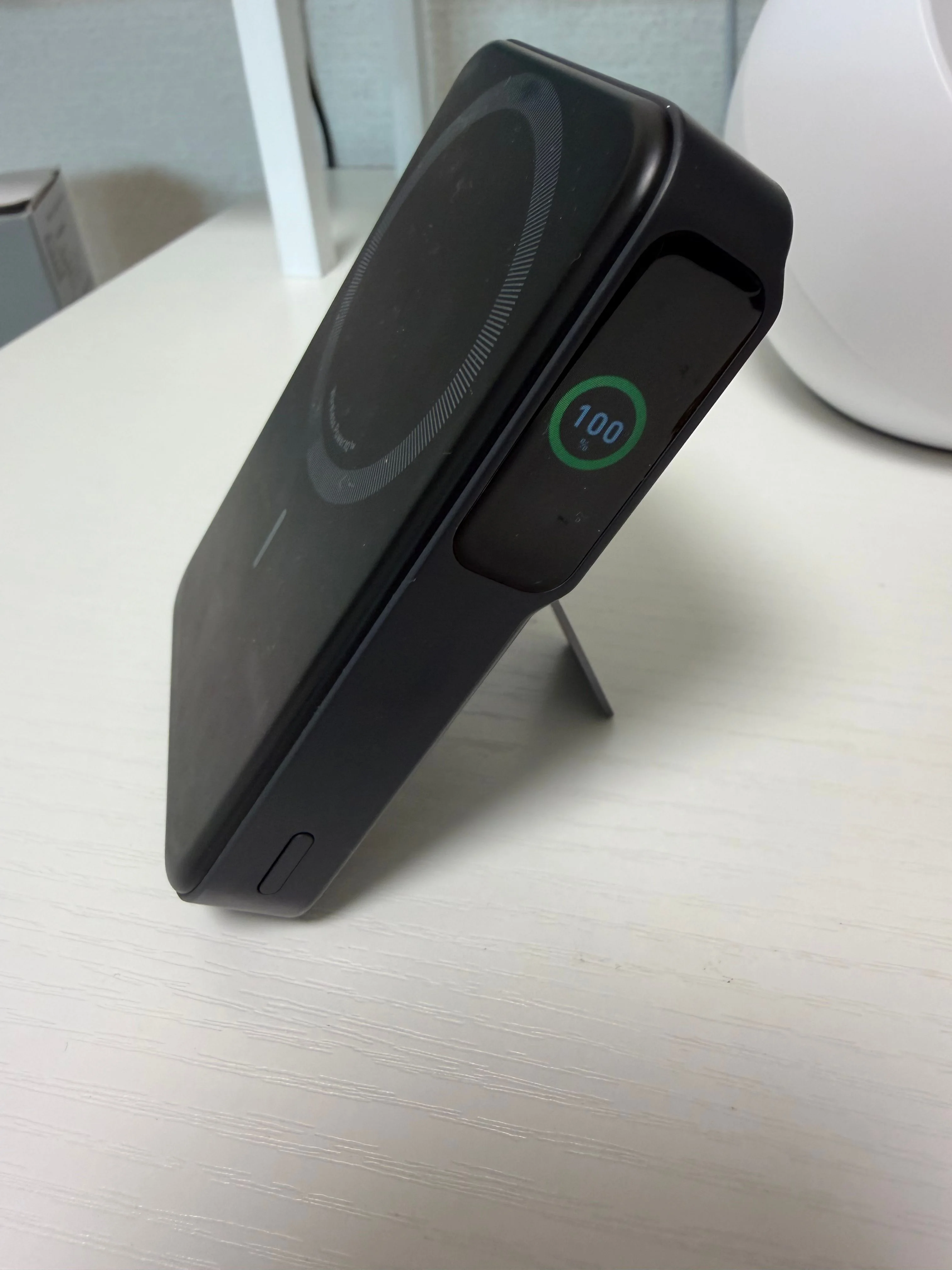 非常時のためのポータブル電源として Anker PowerHouse II 800 を利用