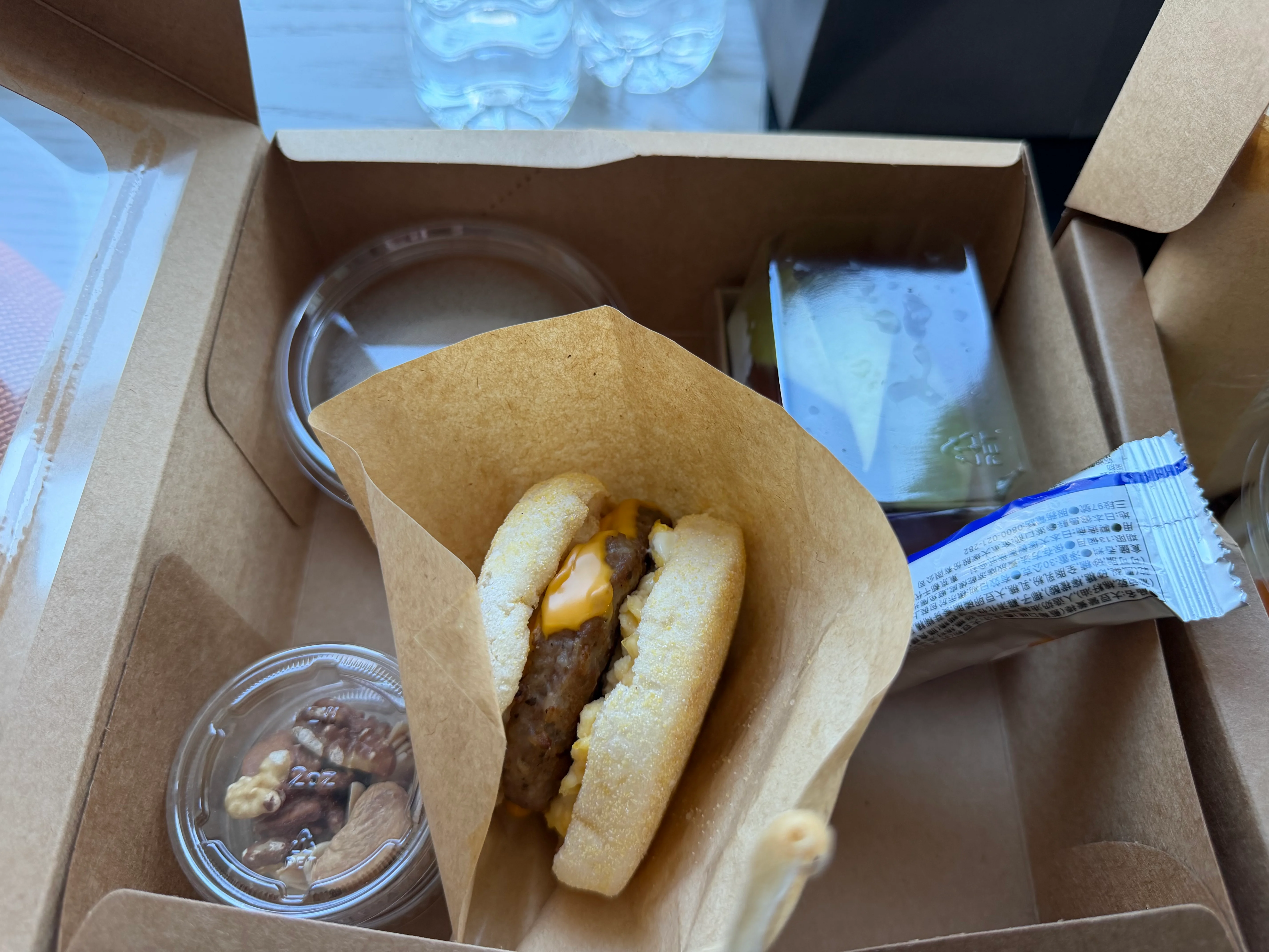 朝食のボックス